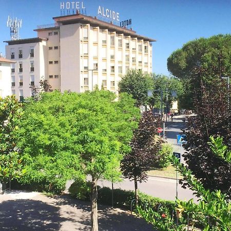 Hotel Ristorante Alcide Poggibonsi Bagian luar foto