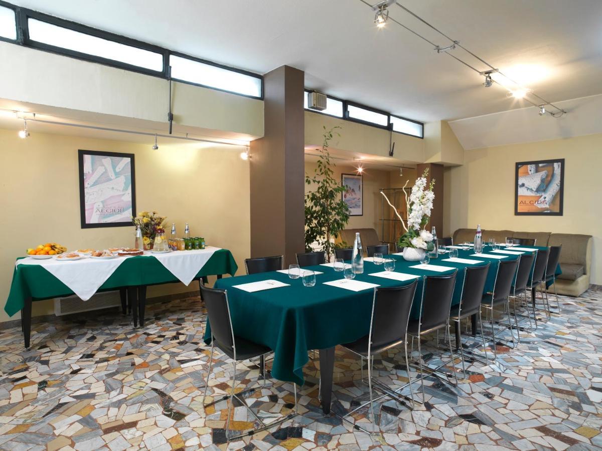 Hotel Ristorante Alcide Poggibonsi Bagian luar foto