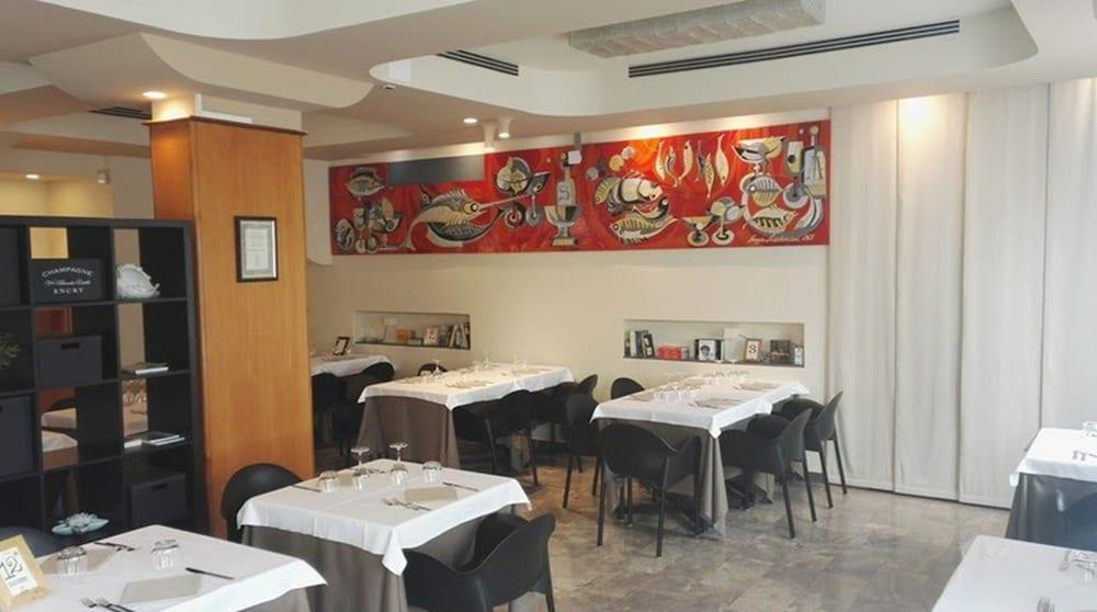 Hotel Ristorante Alcide Poggibonsi Bagian luar foto