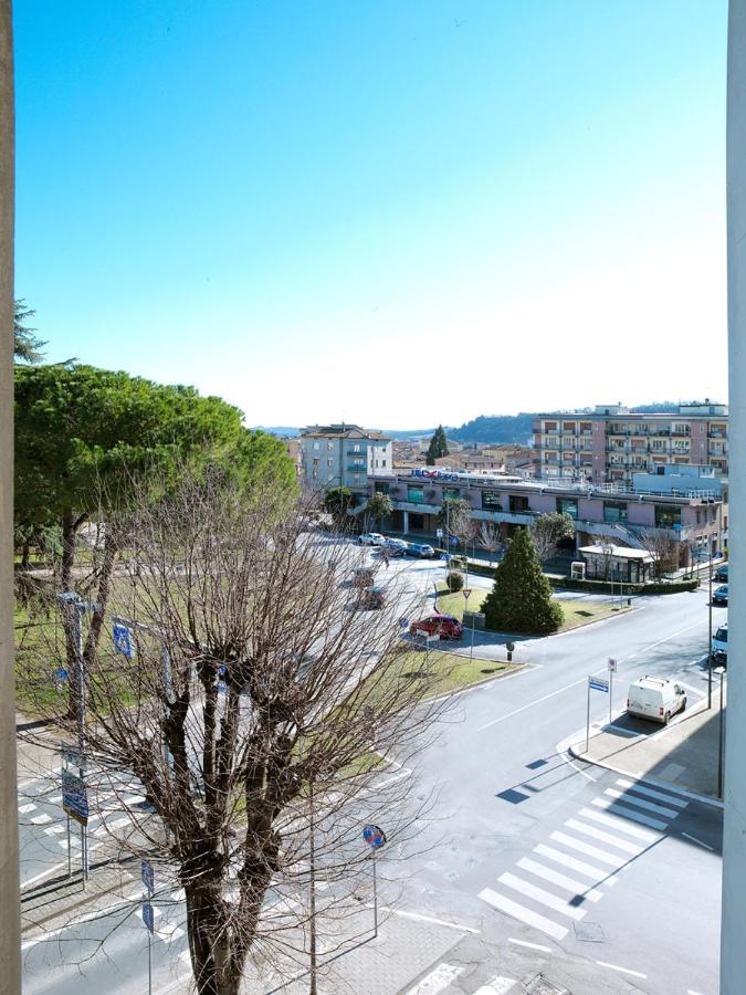 Hotel Ristorante Alcide Poggibonsi Bagian luar foto