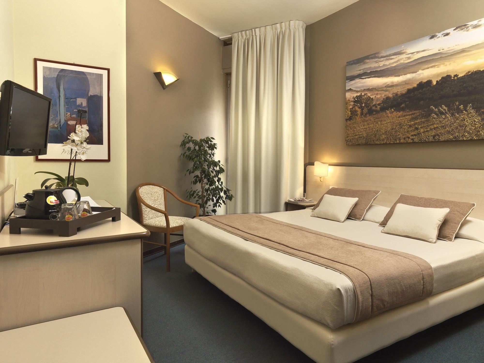 Hotel Ristorante Alcide Poggibonsi Bagian luar foto