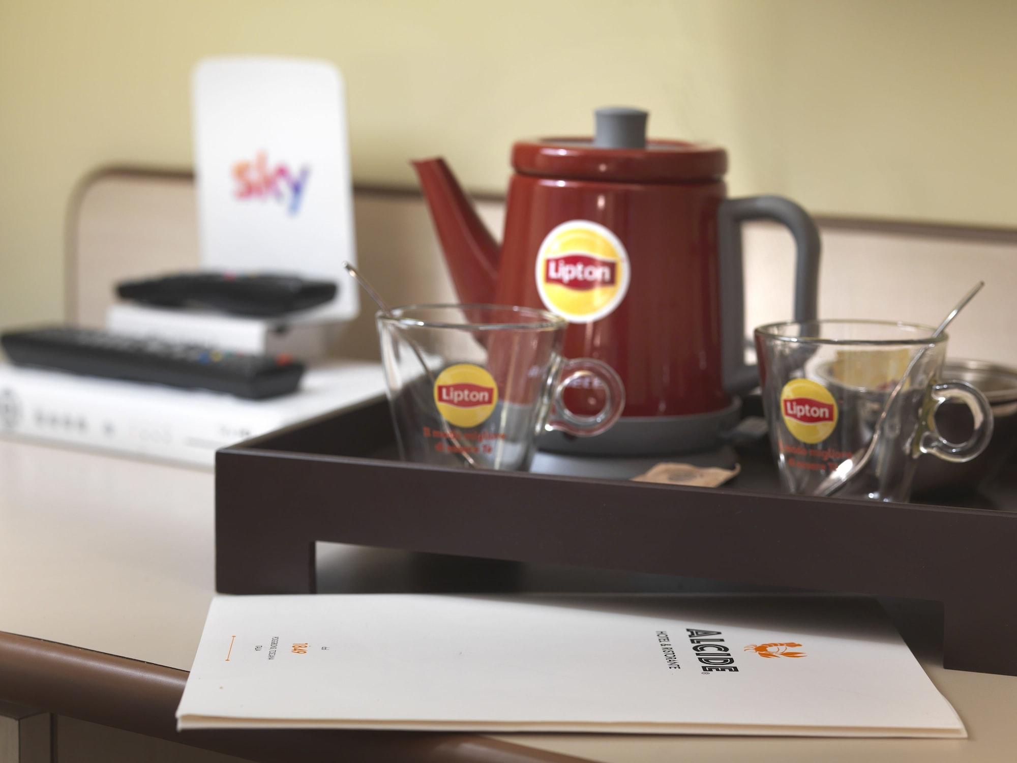Hotel Ristorante Alcide Poggibonsi Bagian luar foto
