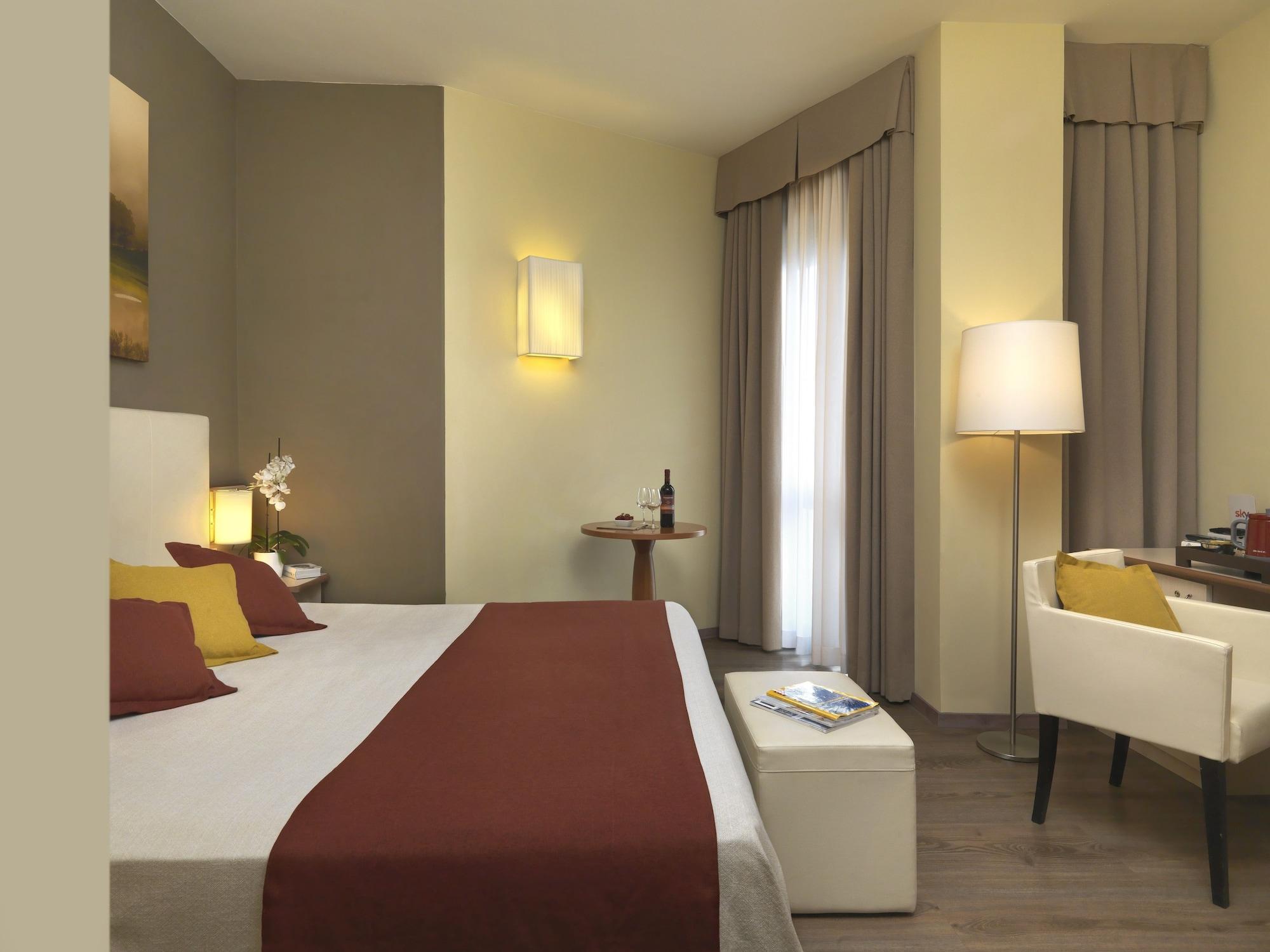 Hotel Ristorante Alcide Poggibonsi Bagian luar foto