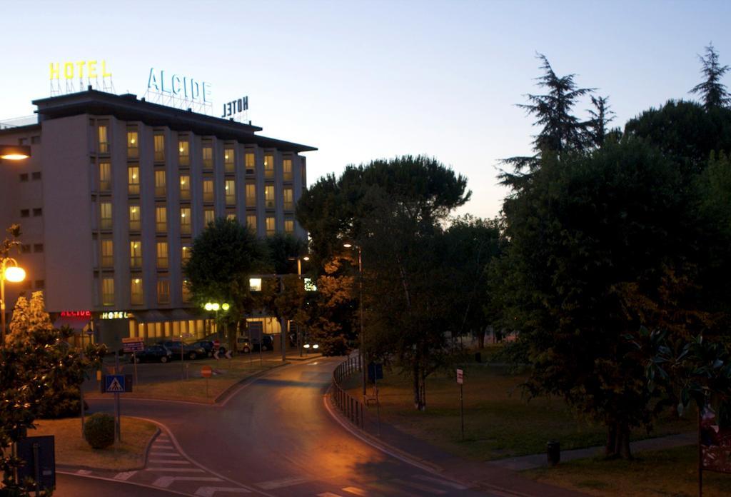 Hotel Ristorante Alcide Poggibonsi Bagian luar foto