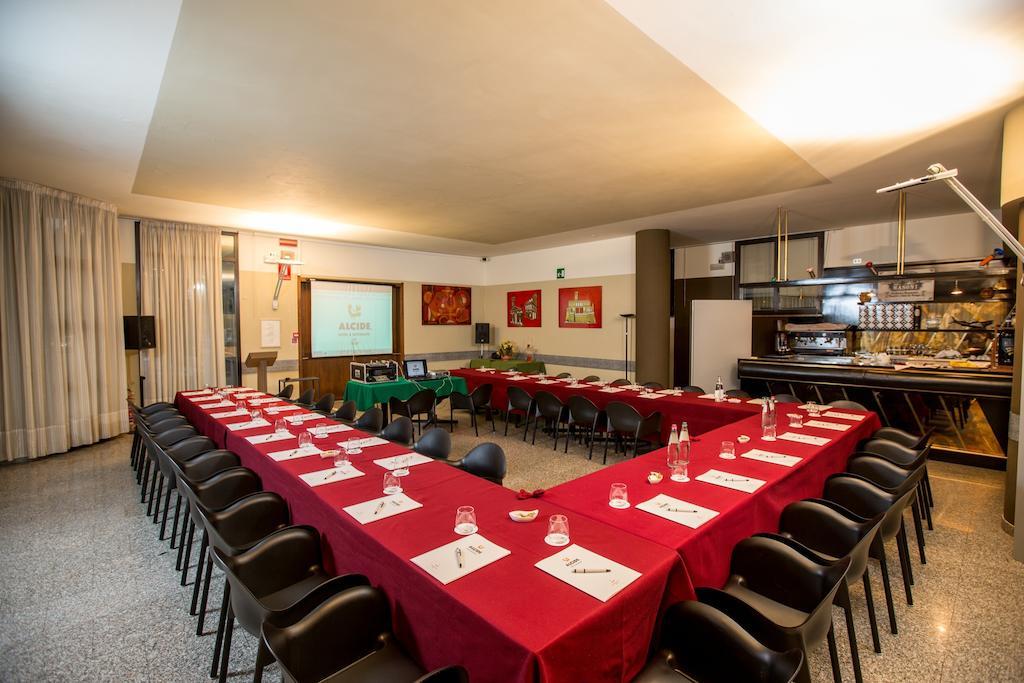 Hotel Ristorante Alcide Poggibonsi Bagian luar foto
