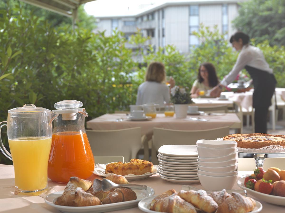Hotel Ristorante Alcide Poggibonsi Bagian luar foto