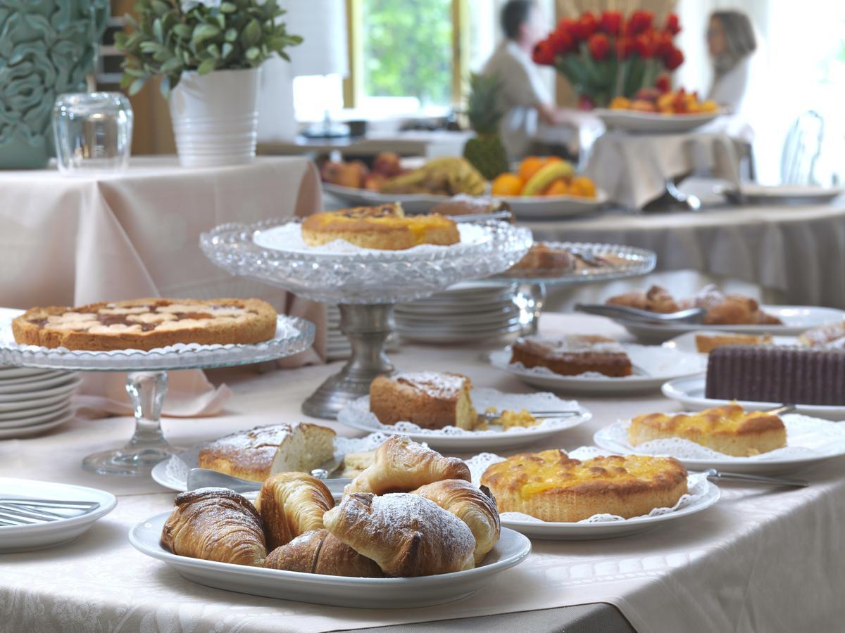 Hotel Ristorante Alcide Poggibonsi Bagian luar foto