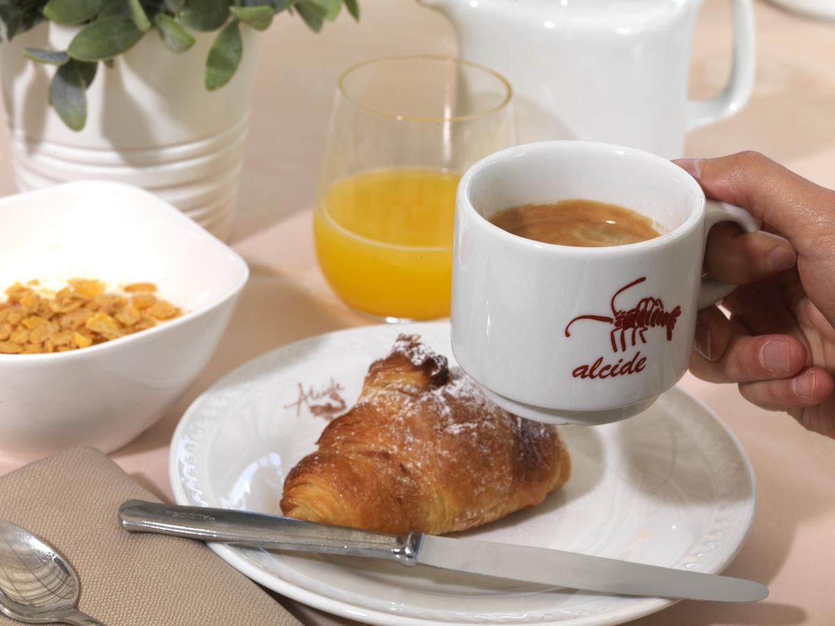 Hotel Ristorante Alcide Poggibonsi Bagian luar foto